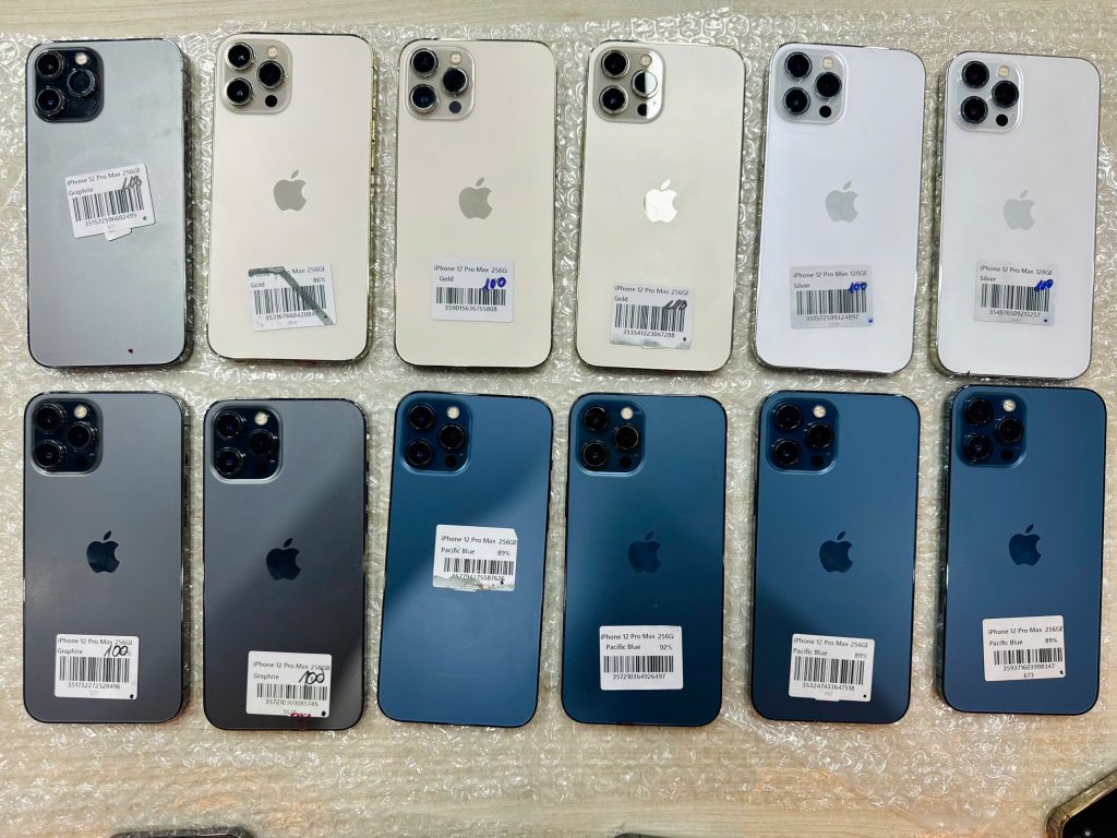 Dàn iPhone cũ nhiều màu tại cửa hàng Táo 247 iPhone Đà Nẵng – máy zin 100%, đa dạng mẫu mã, giá tốt, kiểm tra kỹ trước khi bán.
