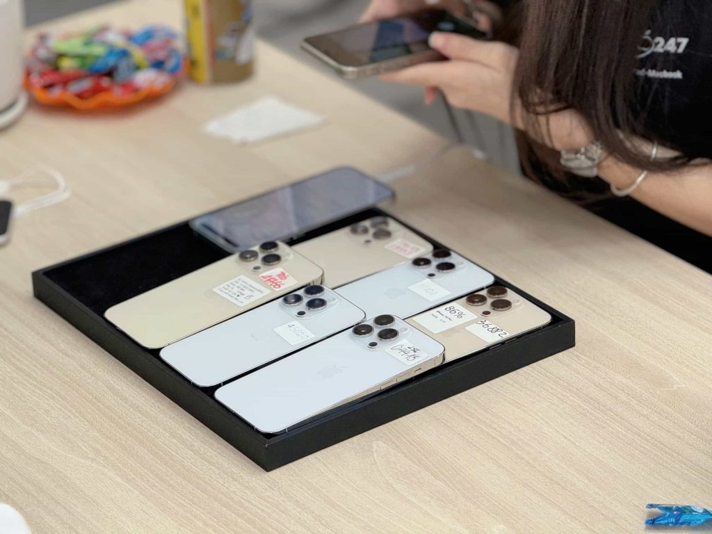 iPhone quốc tế cũ được kiểm tra kỹ tại cửa hàng Táo 247 Đà Nẵng
