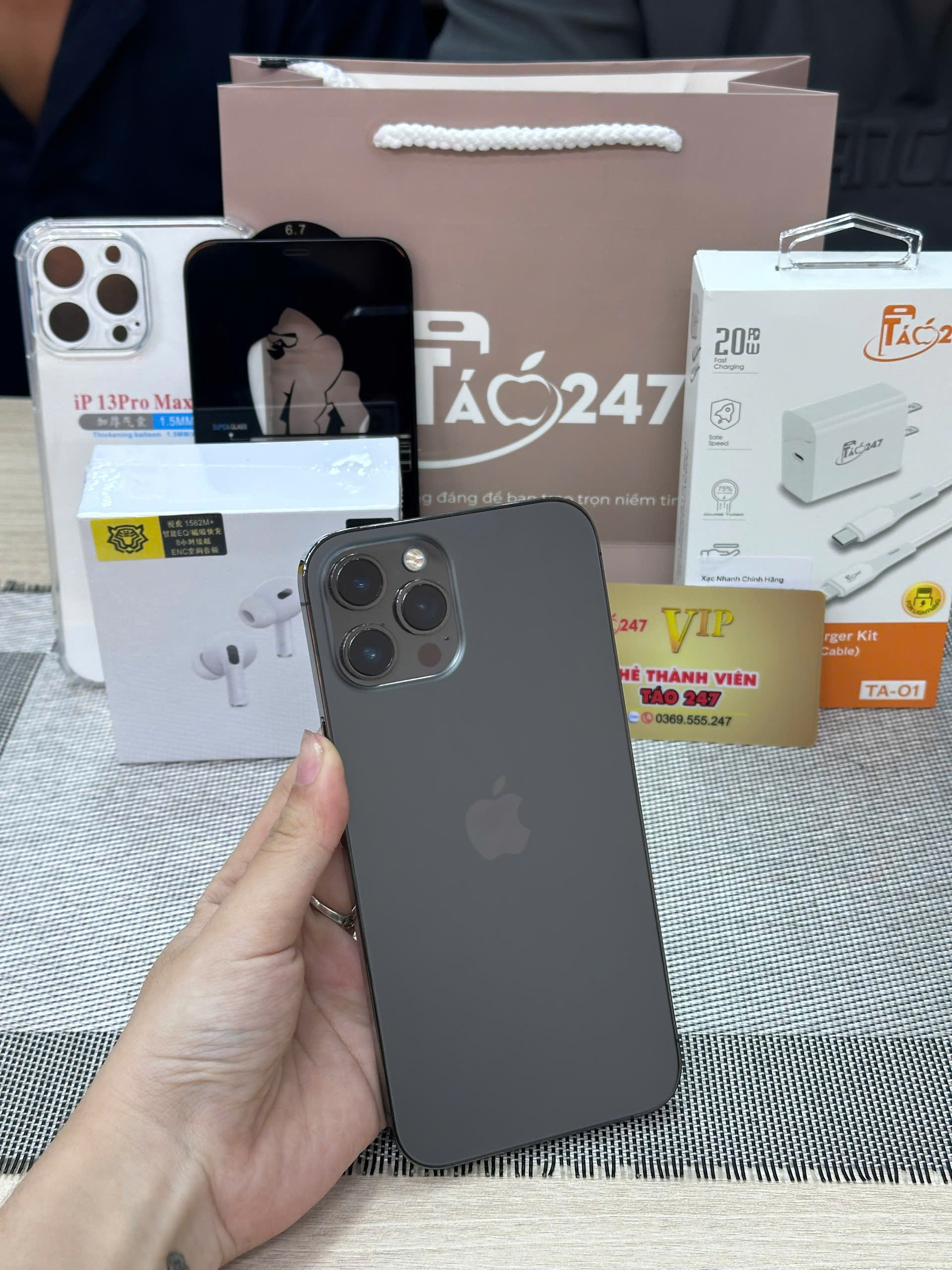 iPhone 12 Pro Max cũ zin 100% tại Táo 247 Đà Nẵng – Máy đẹp, đầy đủ phụ kiện, bảo hành dài hạn