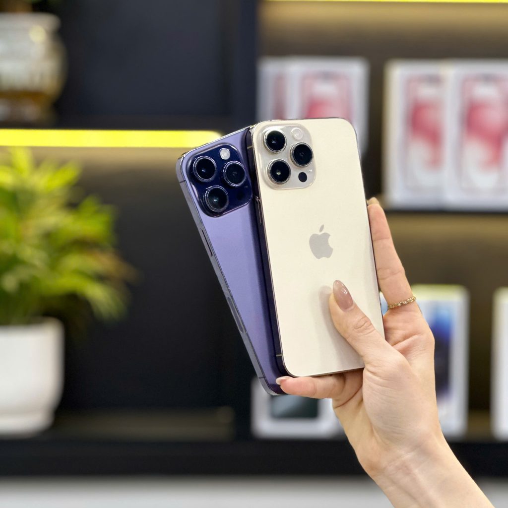 Cầm trên tay iPhone 14 Pro Max và iPhone 13 Pro Max cũ tại Táo 247 Đà Nẵng – Máy đẹp như mới
