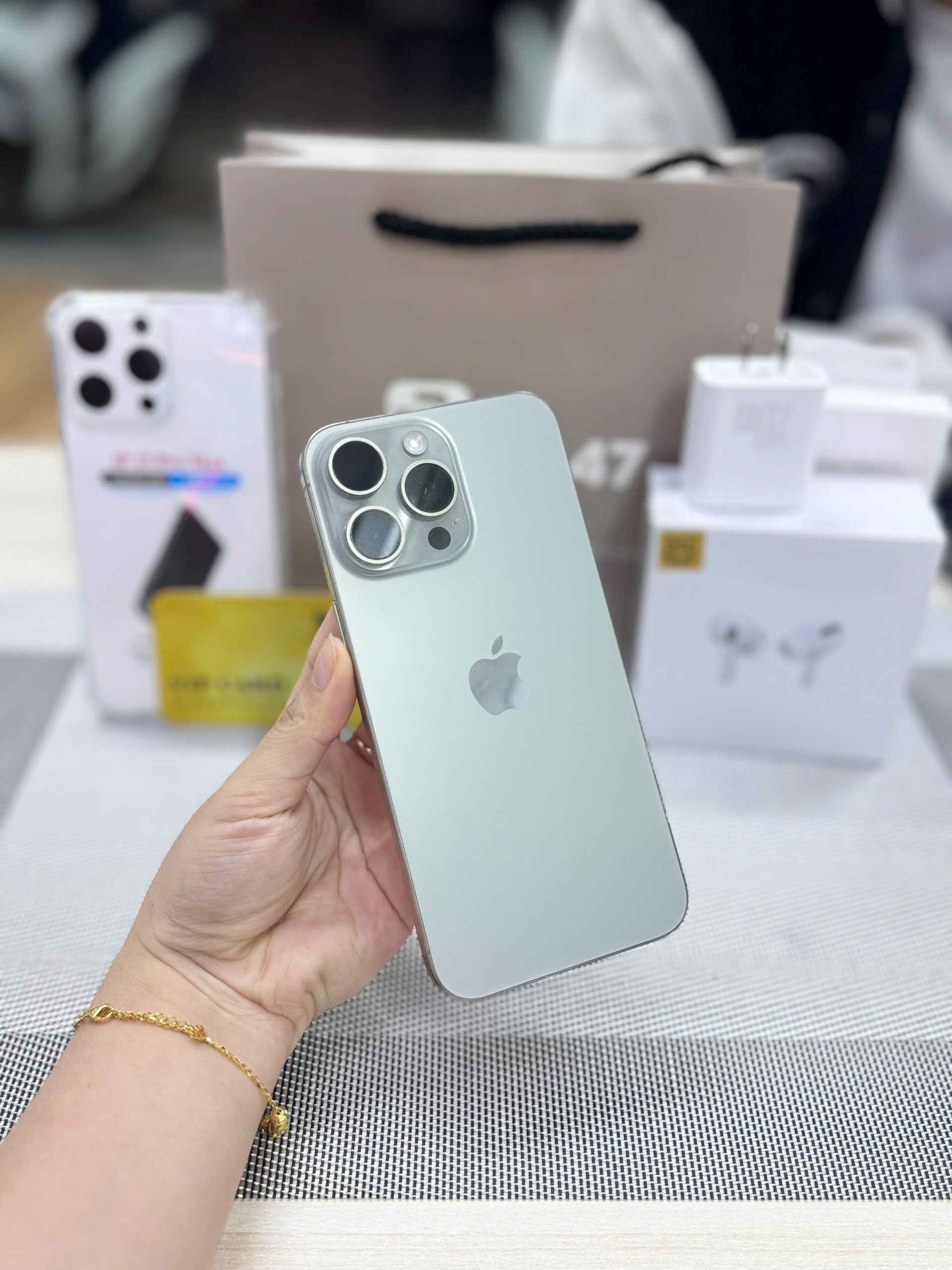 iPhone 15 Pro Max cũ zin Đà Nẵng, máy đẹp 99% tại cửa hàng Táo 247