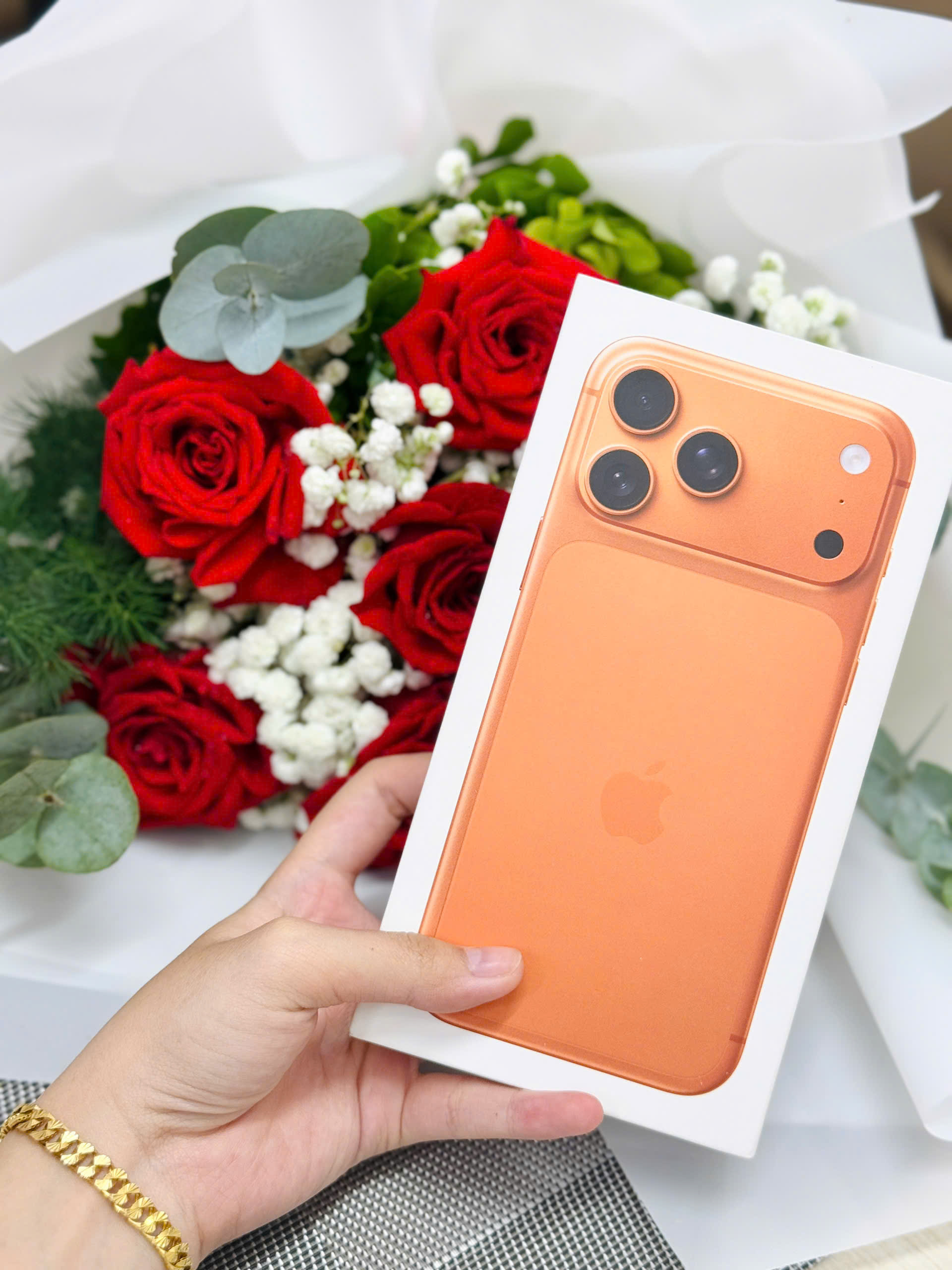 iPhone 17 giá rẻ tại Đà Nẵng màu cam chính hãng Táo 247