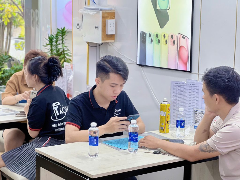 Tư vấn mua iPhone cũ Like New 99% tại cửa hàng Táo 247 Đà Nẵng
