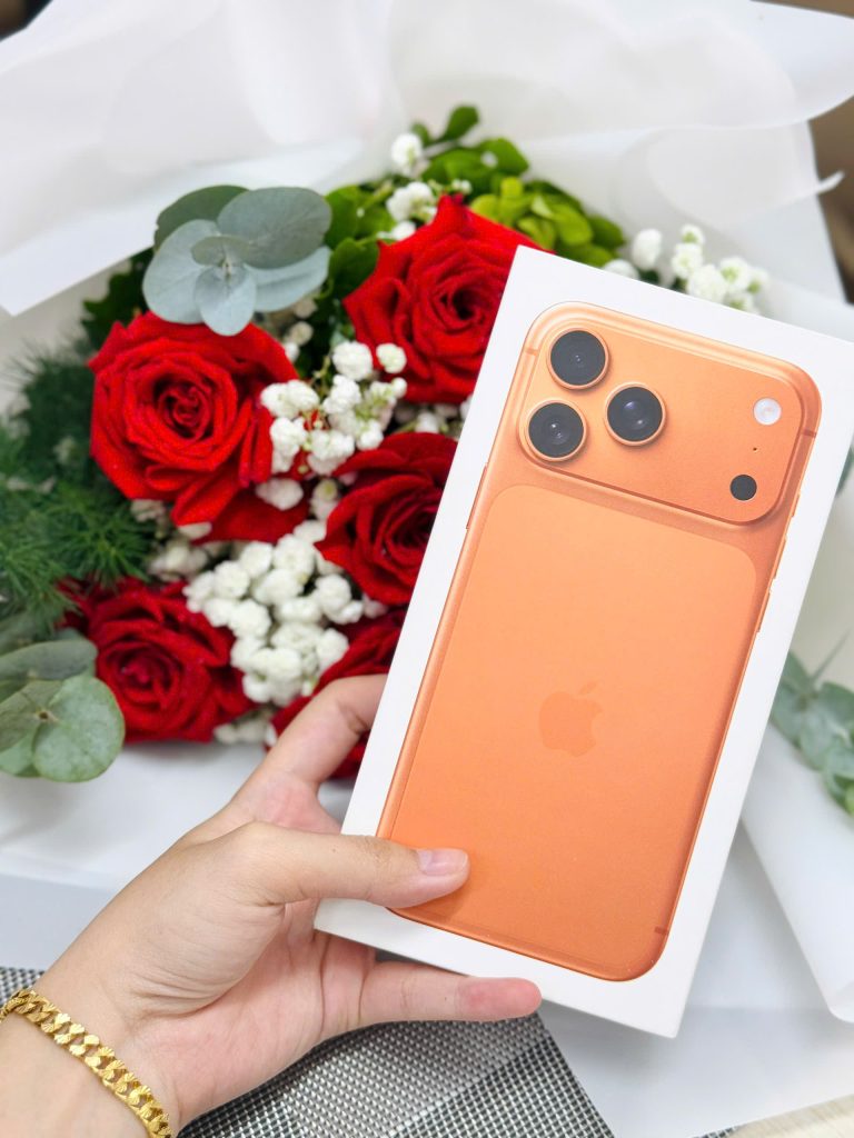 iPhone mới chính hãng màu cam tại cửa hàng Táo 247 Đà Nẵng
