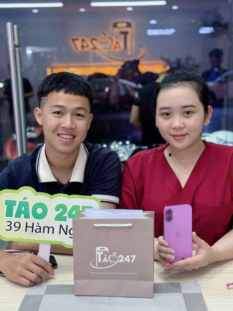 mua-iphone-cu-gia-tot-da-nang-tao247 (23) Khách hàng hài lòng sau khi mua iPhone cũ tại Táo 247 Đà Nẵng – Máy zin, giá tốt, dịch vụ uy tín