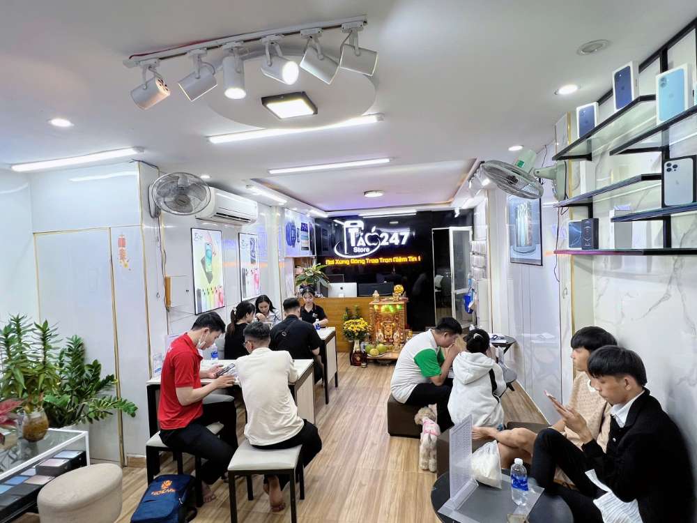 Toàn cảnh cửa hàng Táo 247 Hồ Chí Minh – nơi bán iPhone cũ giá tốt, uy tín tại Gò Vấp.
