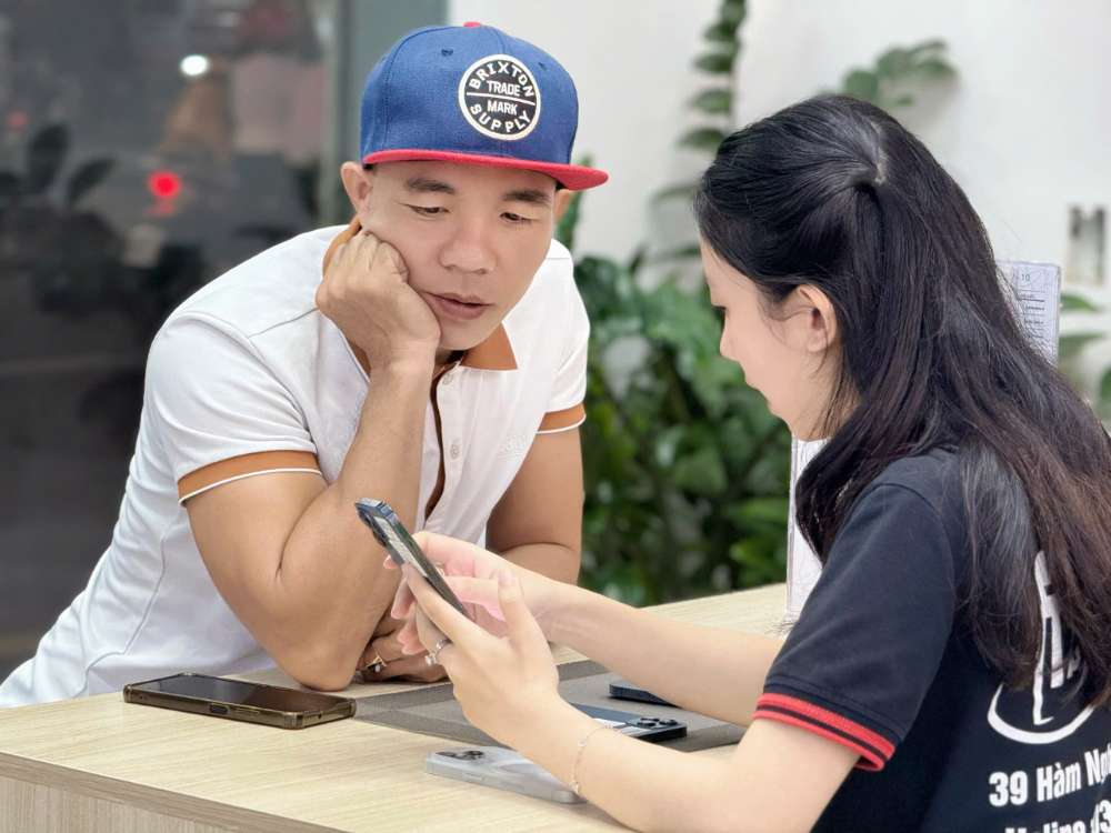 iPhone Cũ Trả Góp Hồ Chí Minh – Khách hàng được tư vấn tại Táo 247 Gò Vấp