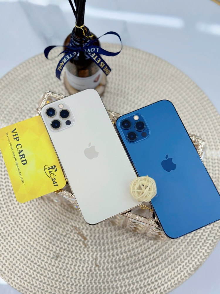 iPhone 12 Pro cũ like new màu trắng và xanh tại Táo 247 Đà Nẵng